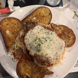The chicken parmigiana was to die for!!