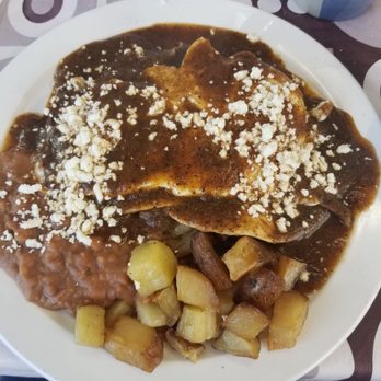 Raizes Mexican Kitchen - Huevos rancheros con arrachera - Mexican Near Me - Stafford, Texas Raizes Mexican Kitchen - Huevos rancheros con arrachera - Mexican Near Me - Stafford, Texas