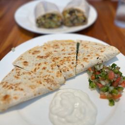 Fresh Spinach and Tomato Quesadilla Fresh Spinach and Tomato Quesadilla