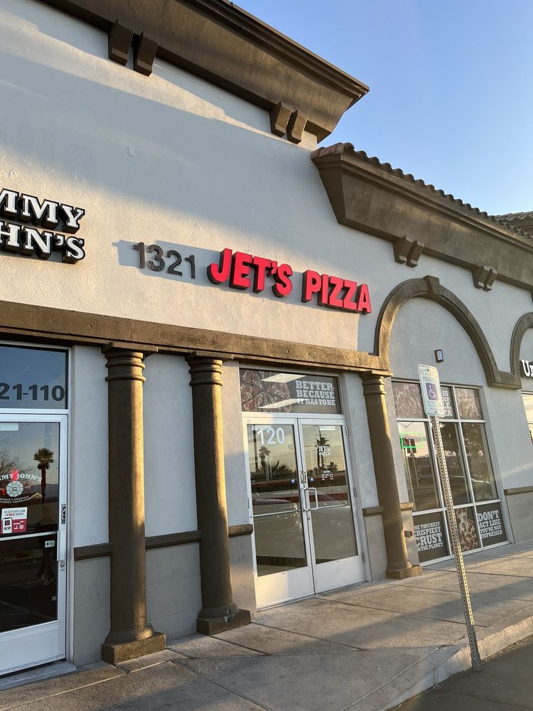 Jet’s Pizza - Photo 3