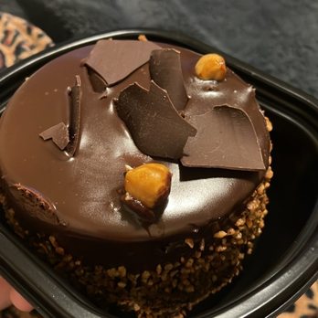 Urth Caffé-Pasadena - Chocolate Hazelnut Exquisite Cake - Cafes Near Me - Pasadena, California Urth Caffé-Pasadena - Chocolate Hazelnut Exquisite Cake - Cafes Near Me - Pasadena, California
