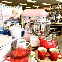 LeRoux Kitchen - Great place for gifts for the home chef in your life!