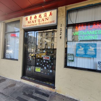 Mai Lan Fine Vietnamese Cuisine - Front door - Vietnamese Near Me - Honolulu, Hawaii