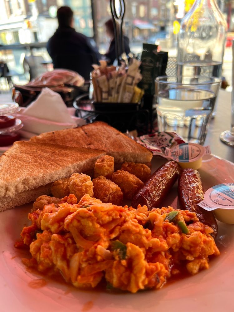 CAFE DIPLOMATICO RESTAURANT & PIZZERIA Updated November 2024 194