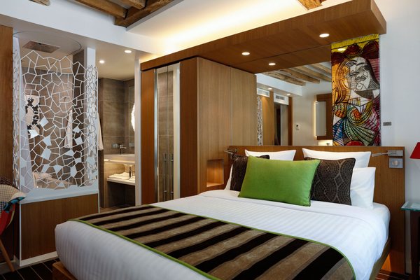 Select Hotel by null