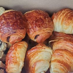 Elderflour Baking Company - A tiny sample of the available deliciousness!