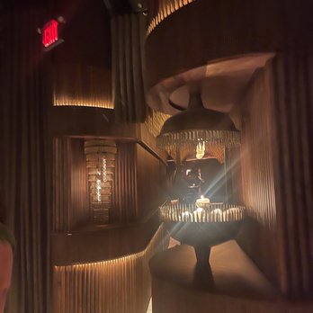 Trophy Room - Cocktail Bars Near Me - Phoenix, Arizona
