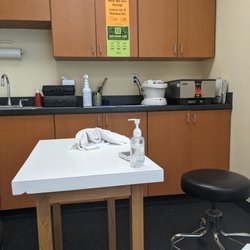 Athletico Physical Therapy - Downtown St. Louis - Hand therapy area