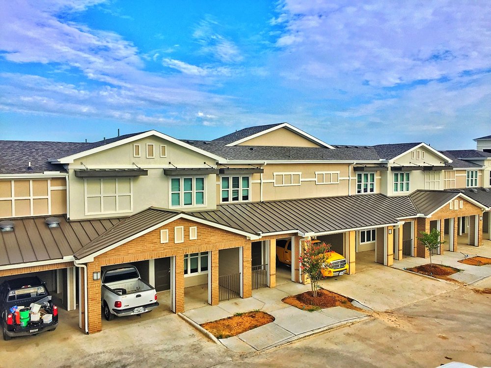 Slide of Strata Roofing and Construction