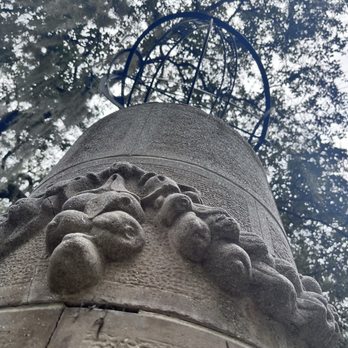 Evergreen Cemetery - This is a gravestone with a seat built around it for the family to visit. - Funeral Services & Cemeteries Near Me - Jacksonville, Florida