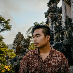 Spanish-4-You - Traveling in Bali learning Balinese and Bahasa.