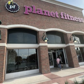Planet Fitness - Gyms Near Me - Commack, New York