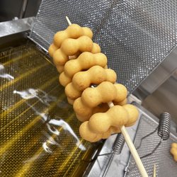 Magic tea market donuts