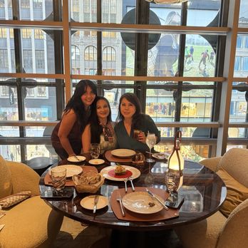 Le Café Louis Vuitton - Cafes Near Me - New York, New York Le Café Louis Vuitton - Cafes Near Me - New York, New York
