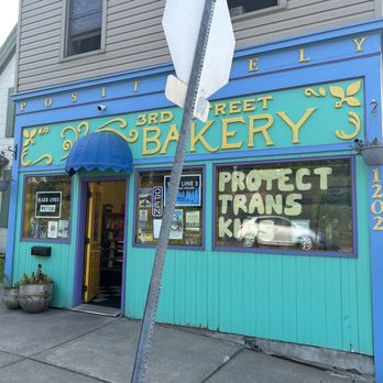 Positively 3rd Street Bakery - front of bakery - Bakeries Near Me - Duluth, Minnesota