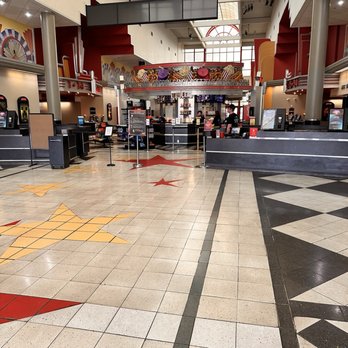 AMC CHERRY HILL 24 - Updated January 2026 - 93 Photos & 330 Real