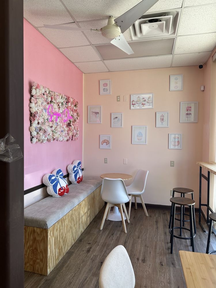 Sugar Diva Bakery & Cafe Logo
