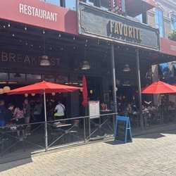 Favorite Bistro - Entrance