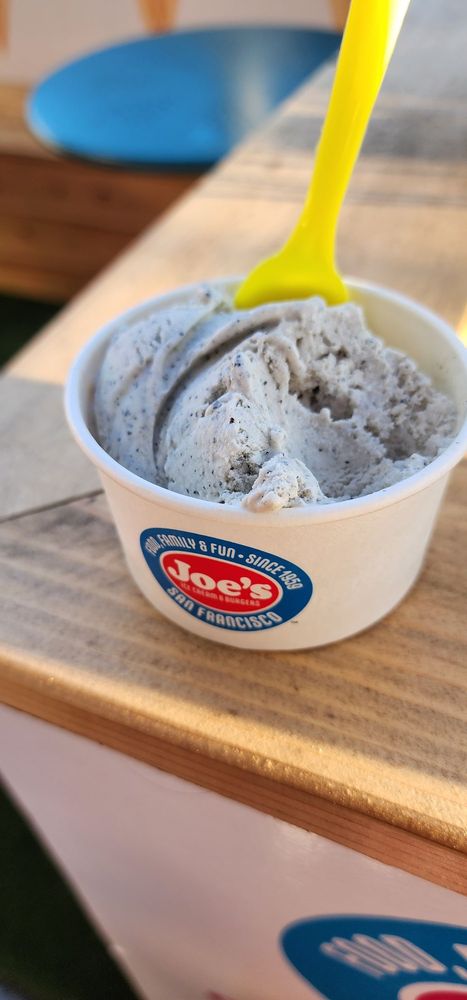 Joe’s Ice Cream & Burgers