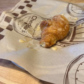 Cheddar's Scratch Kitchen - Table Honey Butter Croissants - Comfort Food Near Me - Goodyear, Arizona Cheddar's Scratch Kitchen - Table Honey Butter Croissants - Comfort Food Near Me - Goodyear, Arizona