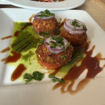 Eat Chow - Goat cheese salad - Breakfast & Brunch Near Me - Newport Beach, California Eat Chow - Goat cheese salad - Breakfast & Brunch Near Me - Newport Beach, California