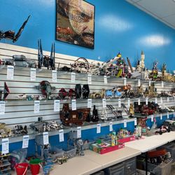Bricks & Minifigs - North Phoenix