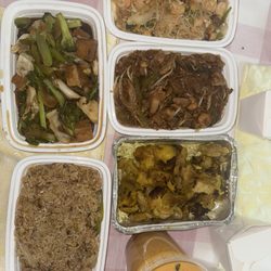 Four Seasons Thai Cuisine & Oriental Grocery - Bbq chicken, curry