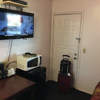 L A Motel - TV, fridge, micro door - Hotels Near Me - Claude, Texas
