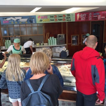 Ismageriet - Flot første dag. Mange kunder. Store smil og god is. - Desserts Near Me - Dyssegaard, 84 Ismageriet - Flot første dag. Mange kunder. Store smil og god is. - Desserts Near Me - Dyssegaard, 84