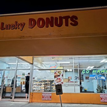 Lucky Donuts - Usually open 6 am but it was open around 5:45 am - Donuts Near Me - Burien, Washington