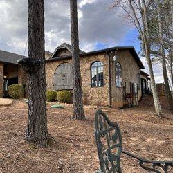 Chateau Meichtry Family Vineyard and Winery