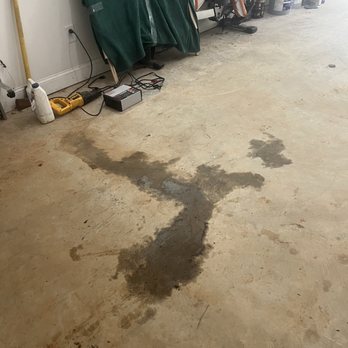Jiffy Lube - The mess that Jiffy Lubes bad oil job left on my garage floor. - Auto Repair Near Me - Cartersville, Georgia Jiffy Lube - The mess that Jiffy Lubes bad oil job left on my garage floor. - Auto Repair Near Me - Cartersville, Georgia
