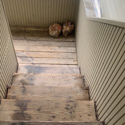 Meadows of Catalpa - Trash in the stairwell.. YOU can be good neighbor and throw out their trash.