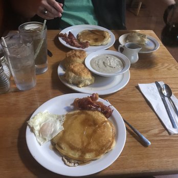 Log Cabin - New Mexican Cuisine Near Me - Ruidoso, New Mexico