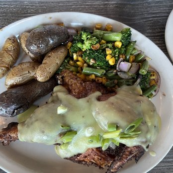 Eclectic Bar and Grill - 1/2 smoked chicken - Burgers Near Me - Silverthorne, Colorado Eclectic Bar and Grill - 1/2 smoked chicken - Burgers Near Me - Silverthorne, Colorado