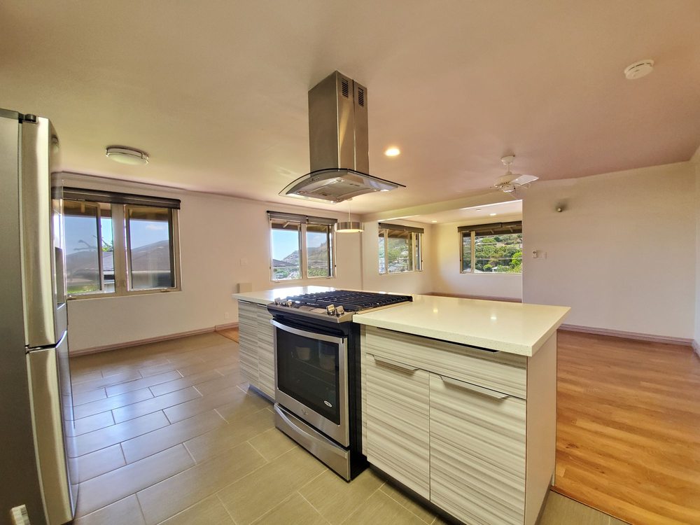 Slide of Renova Hawaii Home