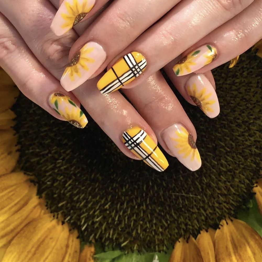 Gradient Nail - Example photo - Nail Salons Near Me - Honolulu, Hawaii