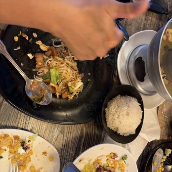 Rice Street Thai - Asian Fusion Near Me - Bell Gardens, California