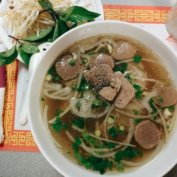 Phong Lan Vietnamese Restaurant - Pho dac biet - Vietnamese Near Me - Cedar Rapids, Iowa