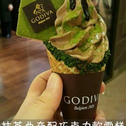 Godiva Chocolatier - 抹茶曲奇配巧克力軟雪糕!