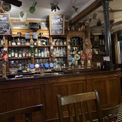 Warwick Arms - Bar at Warwick Arms