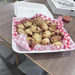 DaVinci's Pizza - Garlic Knots