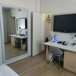 Viajero Hostels - Private room 302 with wireless charging