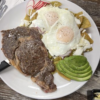 Biscuits & Gravy Cafe - Chilaquiles Verdes with ribeye - Breakfast & Brunch Near Me - West Chicago, Illinois Biscuits & Gravy Cafe - Chilaquiles Verdes with ribeye - Breakfast & Brunch Near Me - West Chicago, Illinois