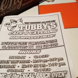 Tubby's Cafe - Loved the grilled chicken salad! Ginormous portions!