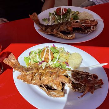 Mercado Negro de Mariscos - 2 fishes 1.5 lbs each - Seafood Markets Near Me - Ensenada, BCN