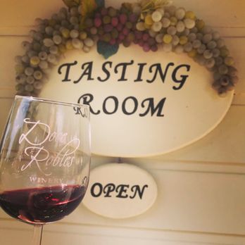 Doce Robles Winery & Vineyard - Tasting Room. - Wineries Near Me - Paso Robles, California Doce Robles Winery & Vineyard - Tasting Room. - Wineries Near Me - Paso Robles, California