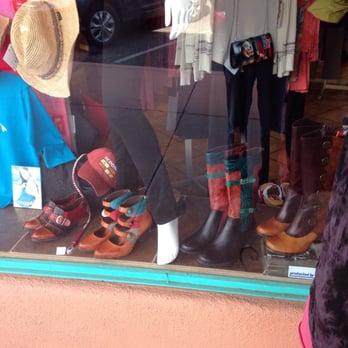 Looking West - Women's Clothing Near Me - Sedona, Arizona