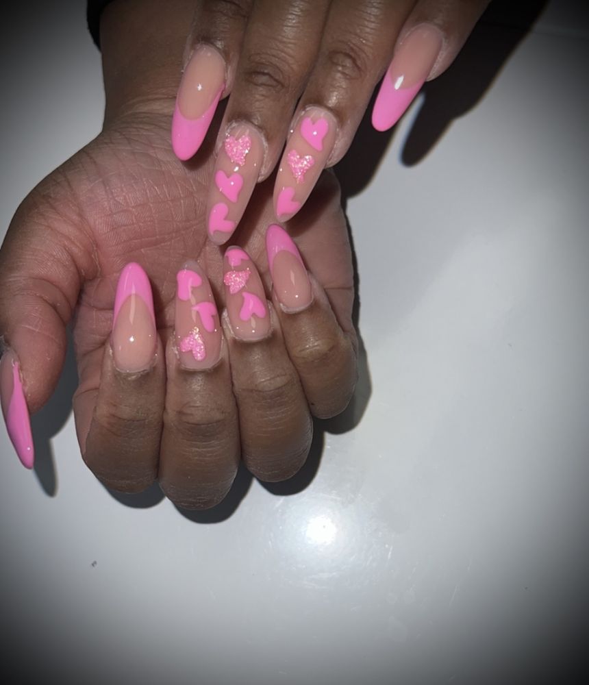 Nailz By Luvy Logo