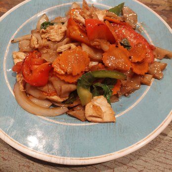 Nong's Thai Kitchen - What's in this photo??? The BEST dang drunken noodles you will ever, EVER eat. - Thai Near Me - Los Angeles, California